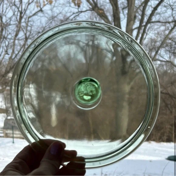Vintage Green Depression Glass 3 Slot
Candy / Serving Dish with Lid - Picture 6 of 10